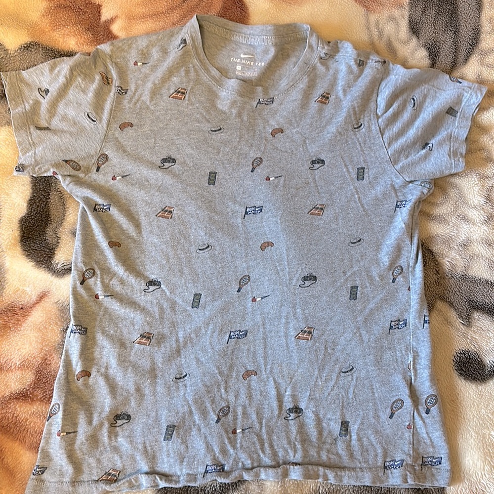 Nike graphic tennis tee